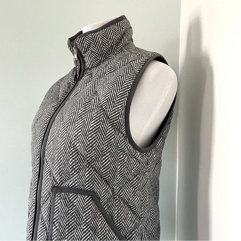 J. Crew Excursion Quilted Herringbone Down Vest Zip Up Gray & White Size S